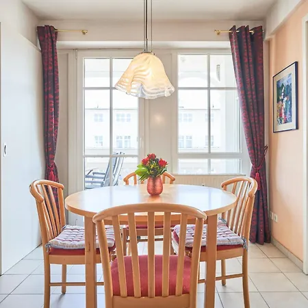 Apartment 511, Seepark *